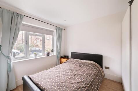 Stroud Crescent Hi-12.jpg