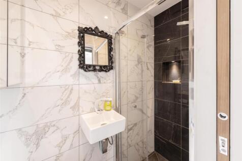 Stroud Crescent Hi-14.jpg