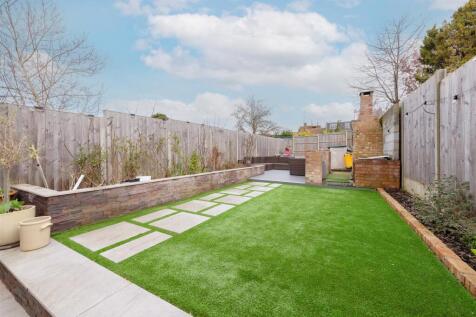 Stroud Crescent Hi-16.jpg