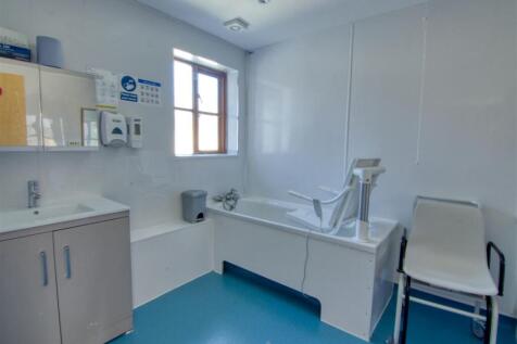 Bathroom/Shower Room