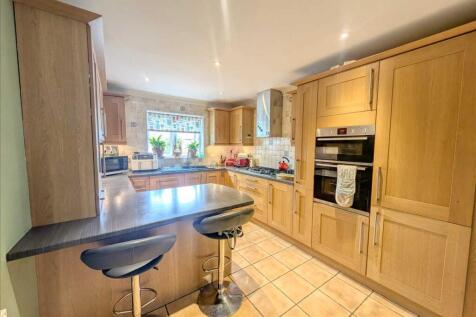Kitchen /