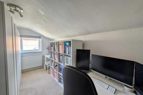 Bedroom 3 / Study