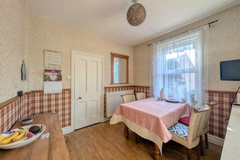 Kitchen / Dining