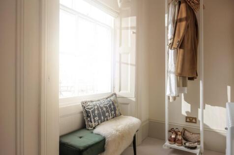 emma_place_ground_fl