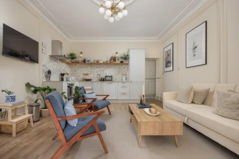 emma_place_lower_gro
