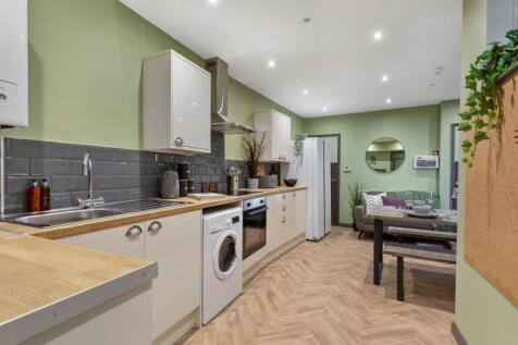 Communal kitchen .jpg