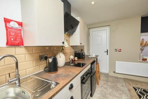 WhatsApp Image 2024-10-24 at 22.28.39 (1).jpeg