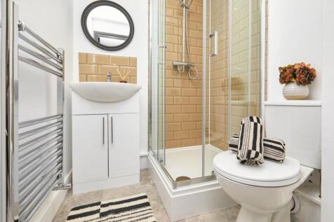 WhatsApp Image 2024-10-24 at 22.28.39.jpeg