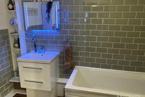 En suite bathroom