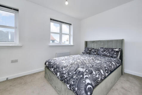 Principle Bedroom - Rothes Mill Drive