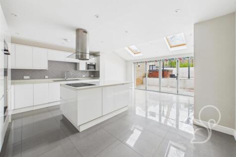 Kitchen/Dining Area