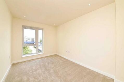 bedroom 2.JPG