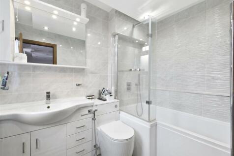 01-d4f6GCPMSC - Bramshurst - Bathroom -Original (6