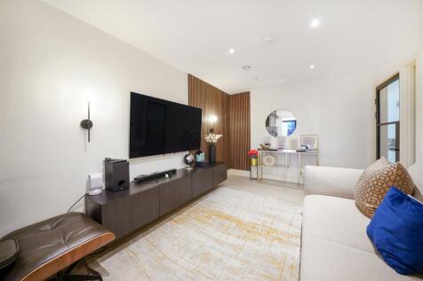 2 Sir Alexander Close - KirFYOEPv9beRBuME9Fr.jpg