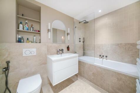 2 Sir Alexander Close - K0izqdgoPhXv9Ukxd6T1.jpg