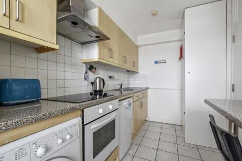 Kitchen 2.JPG