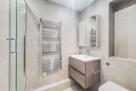 11_Ensuite 2-0.jpg