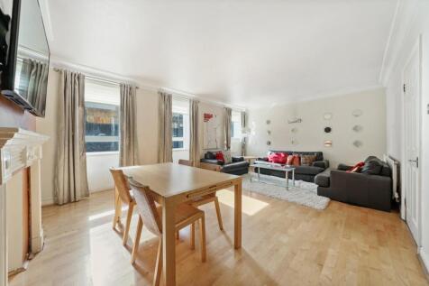 Reception room 5.jpg