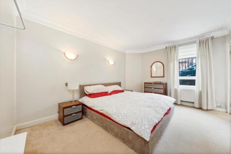 Bedroom .jpg