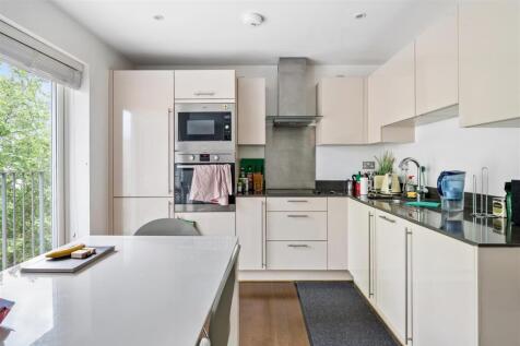 KITCHEN 1.jpg