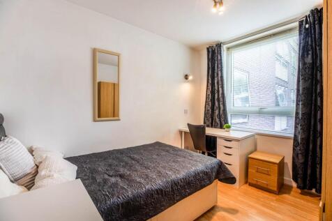 43 Albany bed 1.jpg