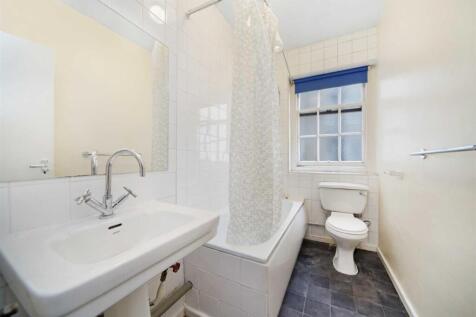 Bathroom 2.jpg