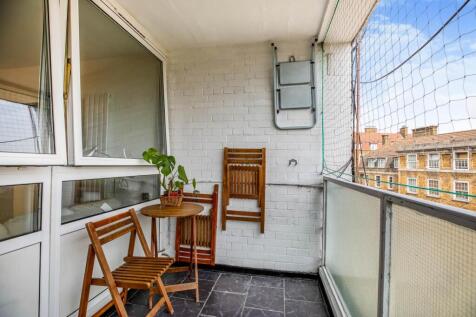 43 Albany balcony.jpg