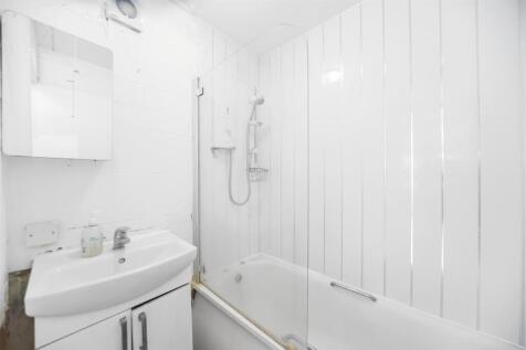 bathroom 2.jpg