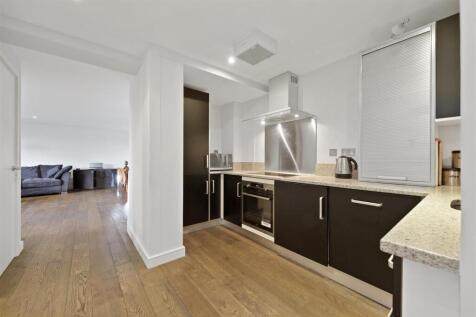 Kitchen 2.jpg