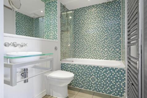 Bathroom 2.jpg