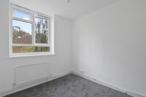 04-6699GCPMSC - 60 Dobson Close - Bedroom 3 -Origi