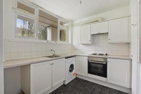 10-8ad4GCPMSC - 60 Dobson Close - Kitchen -Origina
