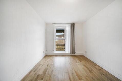 Bedroom 1.jpg