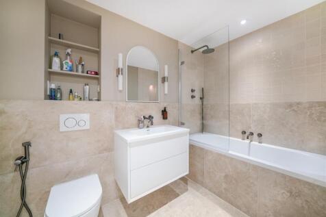 2 Sir Alexander Close - a6XfT3QfjN9ttwxjdBfk.jpg