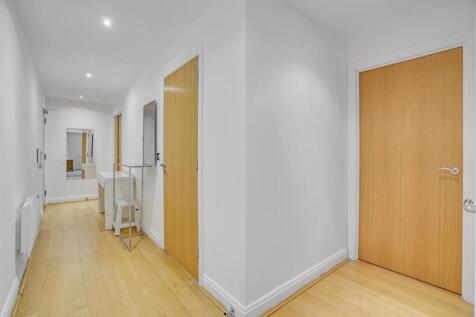 14-f4da81028-MK-PMSC-72 Visage Apartments-66.jpg