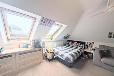 TOP FLOOR FAMILY ROOM