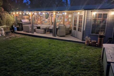 GARDEN BAR