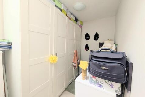 DRESSING ROOM
