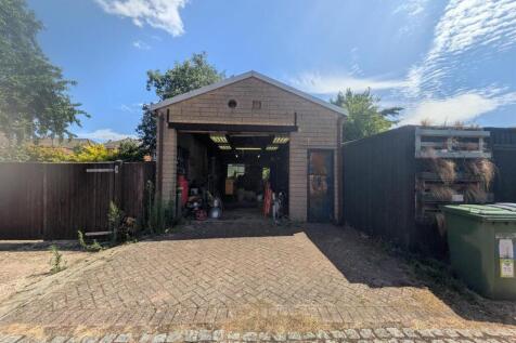 REAR PARKING/GARAGE