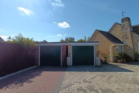 DOUBLE GARAGE