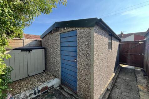 13.Garage.jpeg