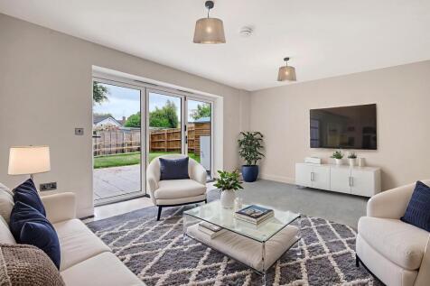 Plot 2 Lounge