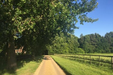 Private Driveway To Merks Hall  Barn.jpeg