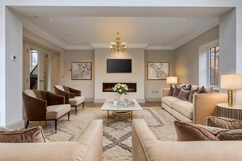 Plot 3 Lounge