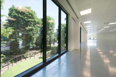 3 Lotus Park, Staines picture No. 3