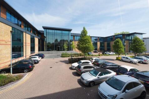 3 Lotus Park, Staines picture No. 5
