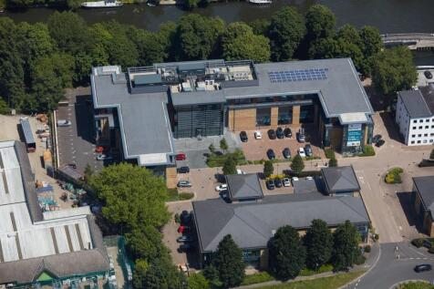 3 Lotus Park, Staines picture No. 7