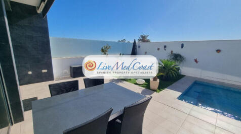 Los_Alcazares_Modern_Villa (22)