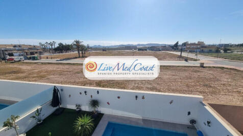 Los_Alcazares_Modern_Villa (29)