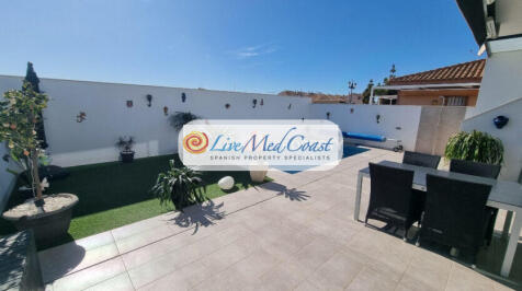 Los_Alcazares_Modern_Villa (19)